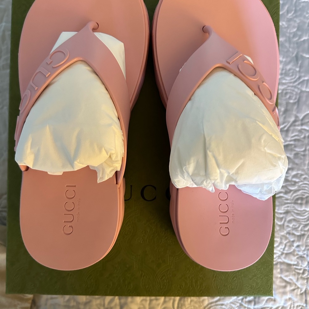 FREE SHIPPING NWT Gucci Runner Sandals